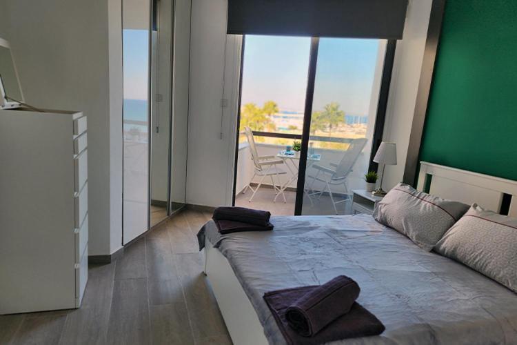 Prime Beachfront On Finikoudes Apartment Larnaka